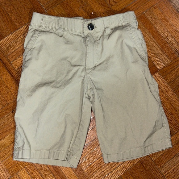 Arizona Jeans khaki shorts, size 7 pull on - Picture 1 of 3